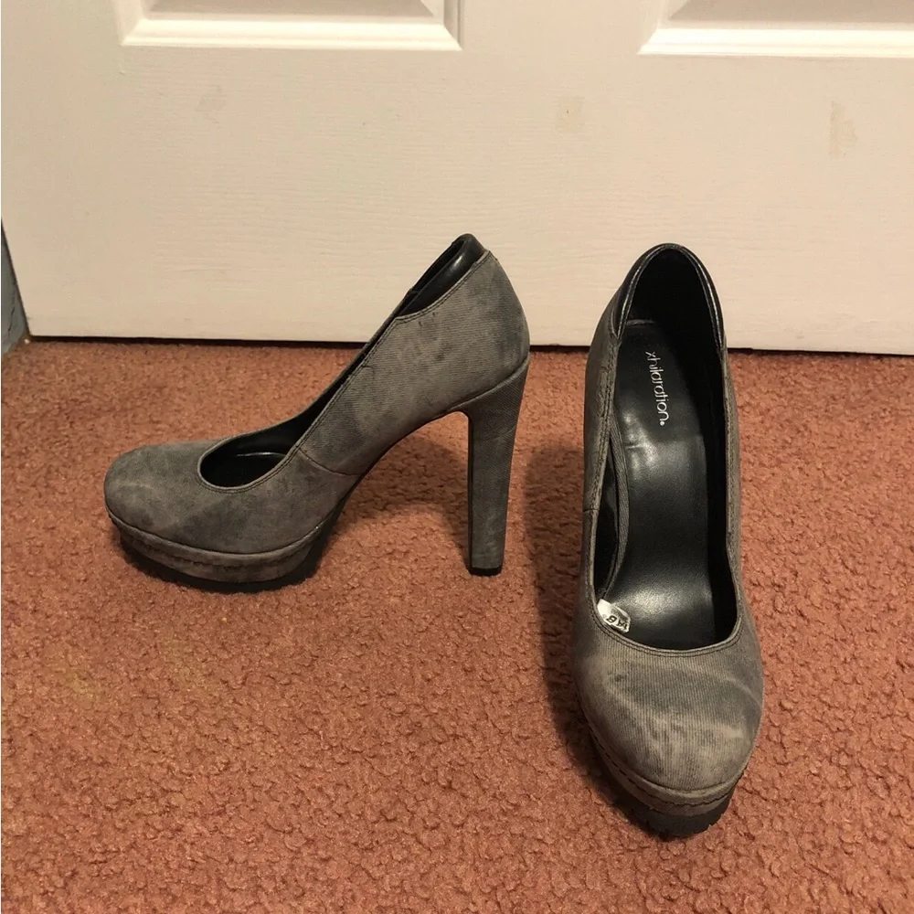 Xhiliration🥳HP🥳Platform Heels